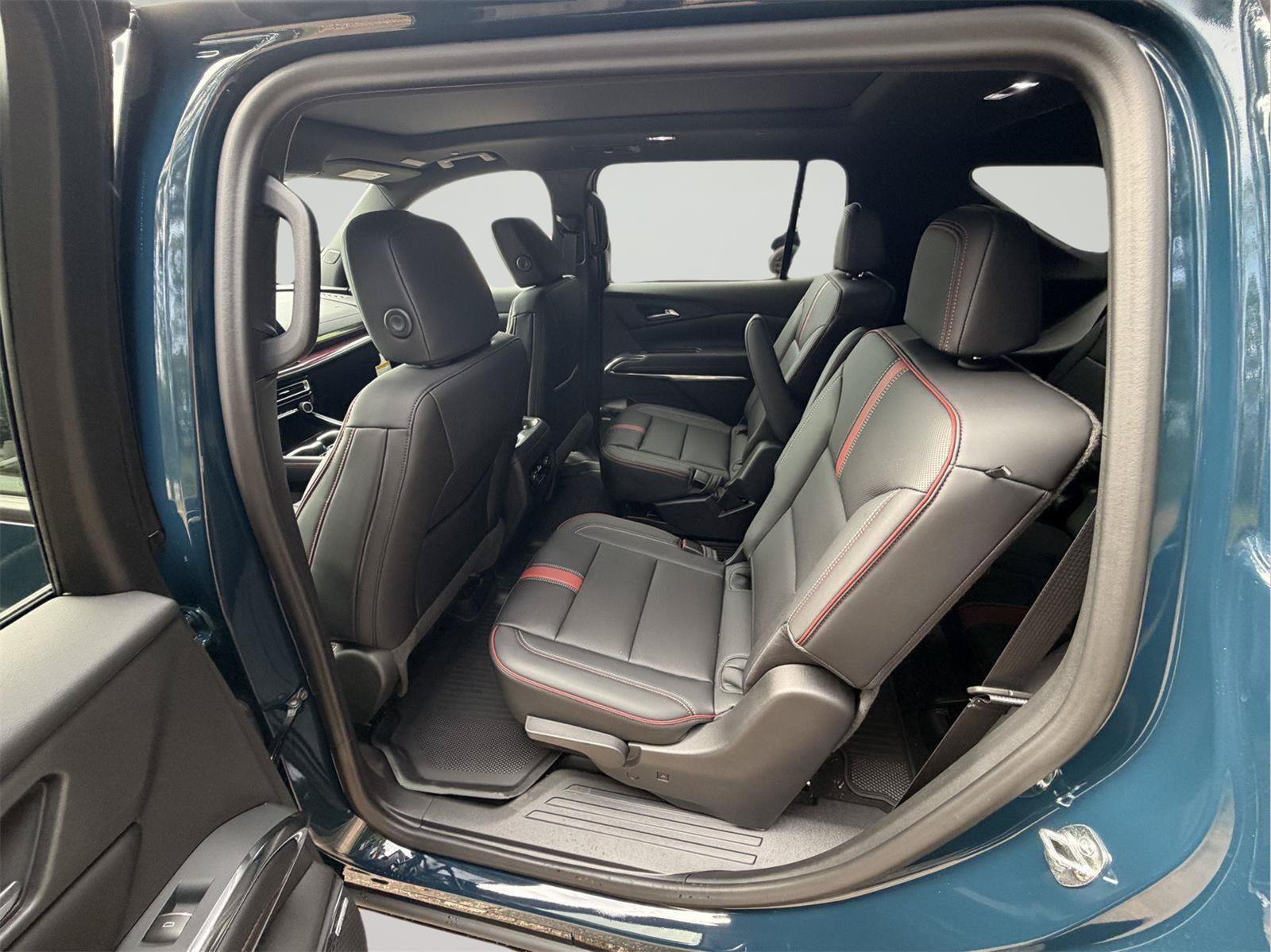 Used 2027 Chevrolet Traverse RS w/ LPO, Floor Liner Package FWD image 22