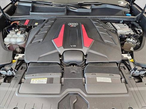 Used 2024 Audi RS Q8 image 24