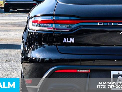 Used 2023 Porsche Macan w/ Premium Package Plus image 13
