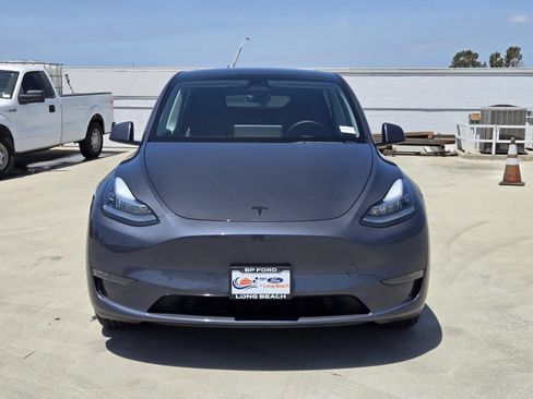 Used 2023 Tesla Model Y Long Range AWD/4WD image 3