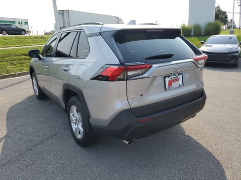 Used 2021 Toyota RAV4 XLE FWD image 3