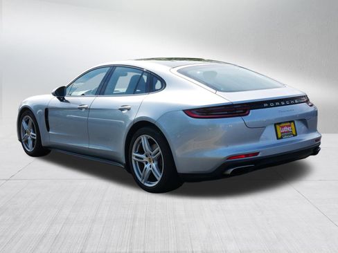 Used 2018 Porsche Panamera 4 image 5