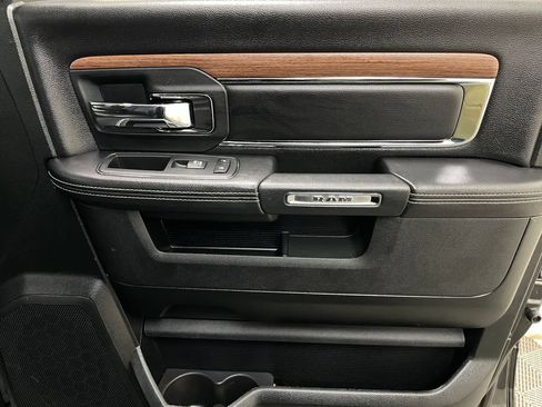Used 2018 RAM 1500 Laramie AWD/4WD image 40