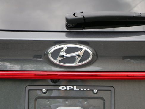 Used 2022 Hyundai Santa Fe Limited FWD image 5