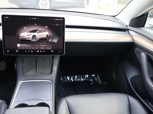 Used 2023 Tesla Model 3 Standard Range image 40