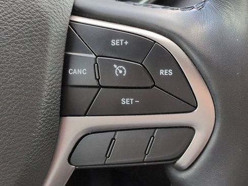 Used 2020 Jeep Grand Cherokee Altitude RWD image 27