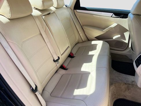 Used 2013 Volkswagen Passat TDI SE FWD image 24