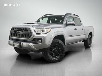 Used 2017 Toyota Tacoma TRD Sport w/ Premium & Technology Package AWD/4WD video 1
