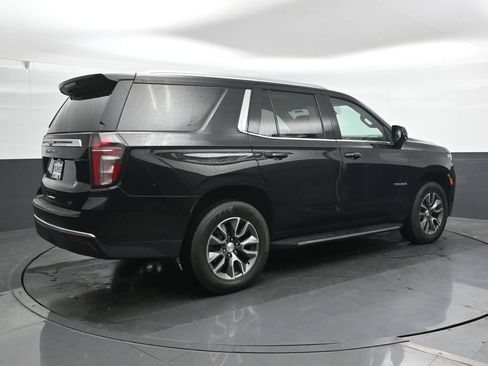 Used 2022 Chevrolet Tahoe LT w/ Luxury Package AWD/4WD image 2