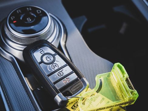 Used 2021 Ford Edge Titanium w/ Class II Trailer Tow Package image 8