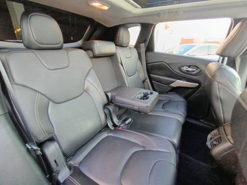 Used 2018 Jeep Cherokee Limited AWD/4WD image 54