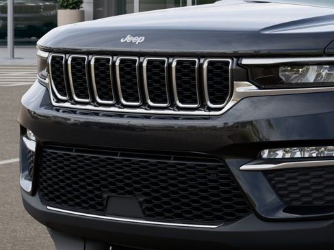 New 2025 Jeep Grand Cherokee Limited image 11