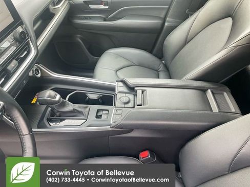 Used 2024 Toyota Grand Highlander XLE image 18