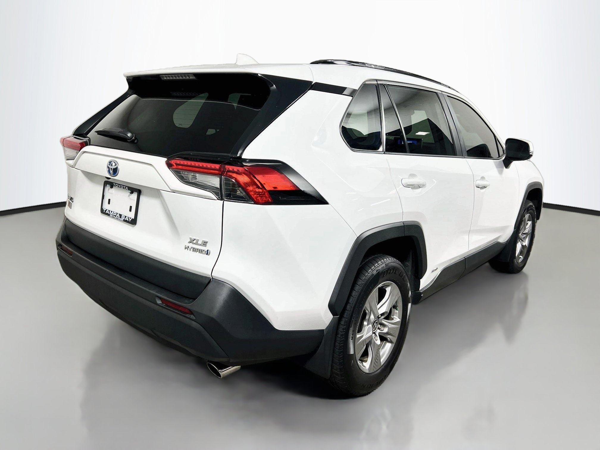 Used 2024 Toyota RAV4 XLE w/ Convenience Package AWD/4WD image 4