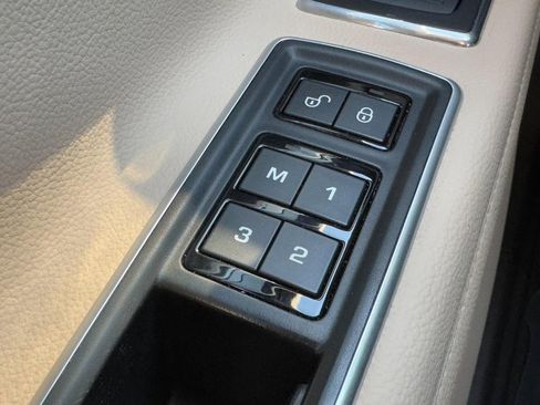 Used 2018 Jaguar XF Prestige image 16