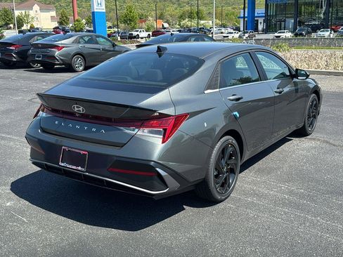 New 2026 Hyundai Elantra SEL Sport Premium FWD image 5