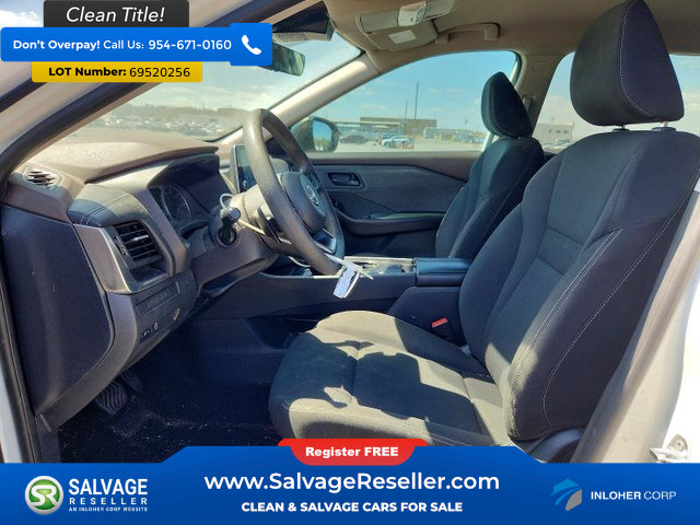 Used 2023 Nissan Rogue S FWD image 9