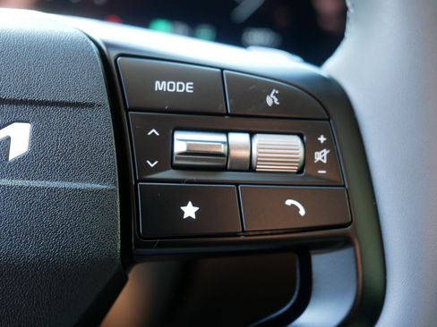 Certified 2025 Kia EV6 Wind AWD/4WD image 29