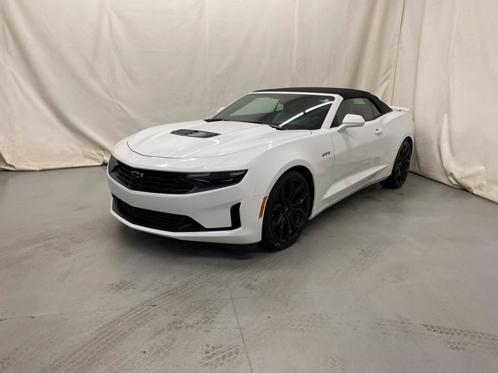 Used 2023 Chevrolet Camaro LT w/ Technology Package RWD image 2