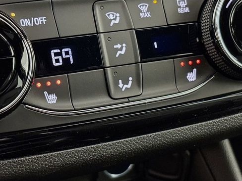 Used 2026 Buick Envista Sport Touring w/ Convenience I Package FWD image 22