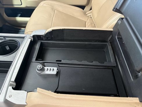 Used 2019 Ford F250 Lariat w/ Chrome Package image 26