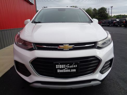 Used 2019 Chevrolet Trax LT w/ LT Convenience Package image 11