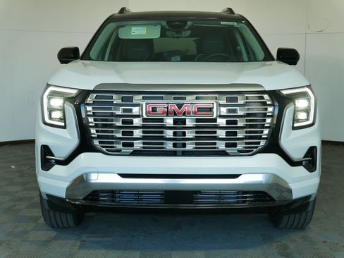 New 2026 GMC Terrain Denali w/ LPO, Black Badging Package image 8