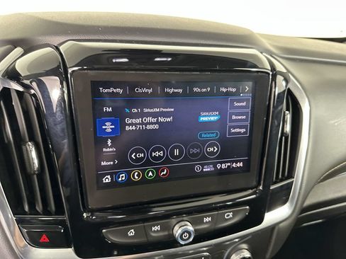 Used 2020 Chevrolet Traverse LT w/ LT Premium Package AWD/4WD image 15