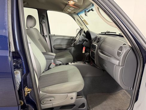 Used 2007 Jeep Liberty Limited image 14