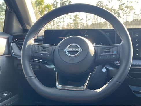 New 2025 Nissan Kicks SR image 10