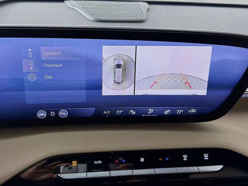 Used 2025 Buick Enclave Preferred FWD image 17