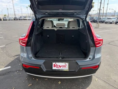 Used 2020 Volvo XC40 T5 Momentum AWD/4WD image 17