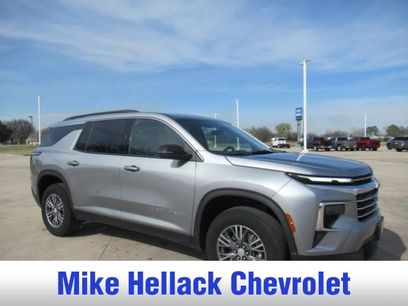 Used 2025 Chevrolet Traverse LT