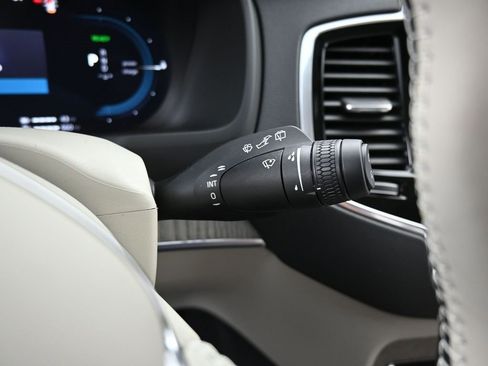 New 2025 Volvo XC90 T8 Plus w/ Protection Package Premier image 20