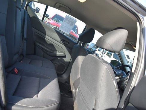 Used 2024 Nissan Altima 2.5 SV FWD image 16