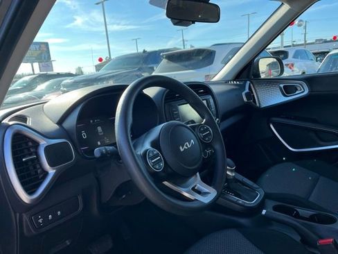 Certified 2025 Kia Soul LX w/ LX Technology Package image 19
