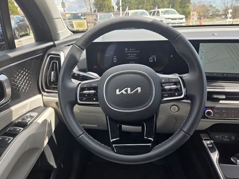 Used 2025 Kia Sorento S AWD/4WD image 14