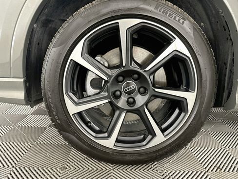 Used 2025 Audi Q3 2.0T Premium Plus w/ Premium Plus Package AWD/4WD image 36