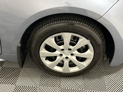Used 2025 Toyota Corolla LE image 11