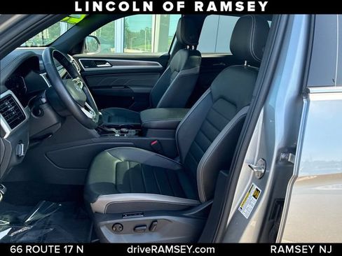 Used 2023 Volkswagen Atlas Cross Sport SEL Premium R-Line AWD/4WD image 11