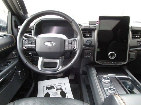 Used 2022 Ford Expedition Max Platinum AWD/4WD image 15