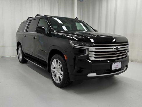 Used 2021 Chevrolet Suburban High Country image 2