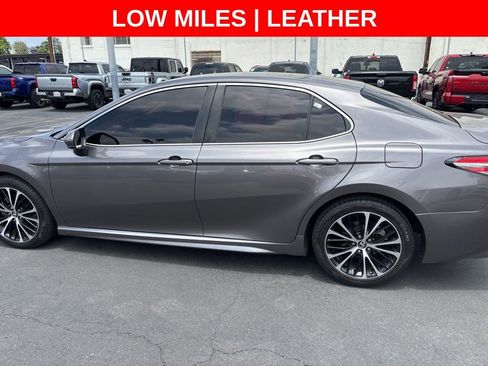 Used 2018 Toyota Camry SE FWD image 9