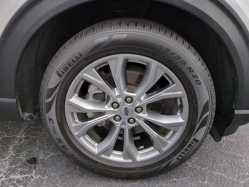 Used 2020 Ford Explorer XLT w/ Equipment Group 202A image 11