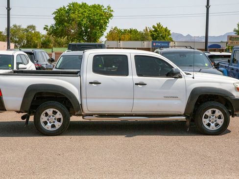 Used 2014 Toyota Tacoma PreRunner w/ Convenience Package RWD image 5