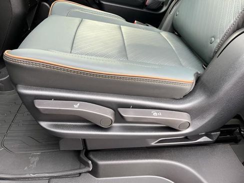 New 2026 GMC Yukon AT4 w/ LPO, Floor Liner Package image 29
