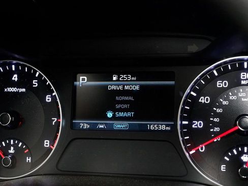 Certified 2023 Kia Forte LXS image 12