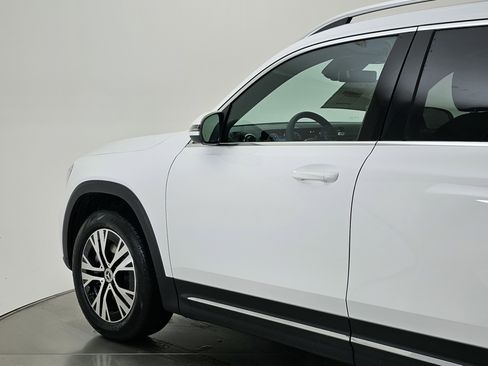New 2026 Mercedes-Benz GLB 250 4MATIC image 6