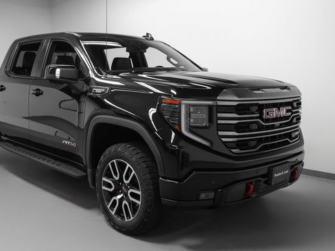 Used 2024 GMC Sierra 1500 AT4 w/ AT4 Carbonpro Edition AWD/4WD image 9