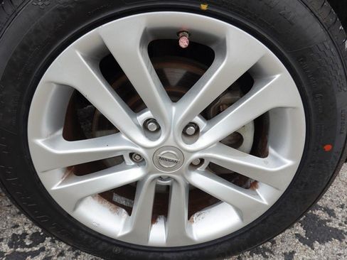 Used 2014 Nissan Juke SL FWD image 9